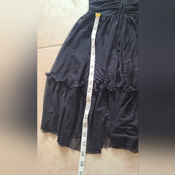 Elegant Black Dress with Sheer Sleeves - Picture 10 of 14